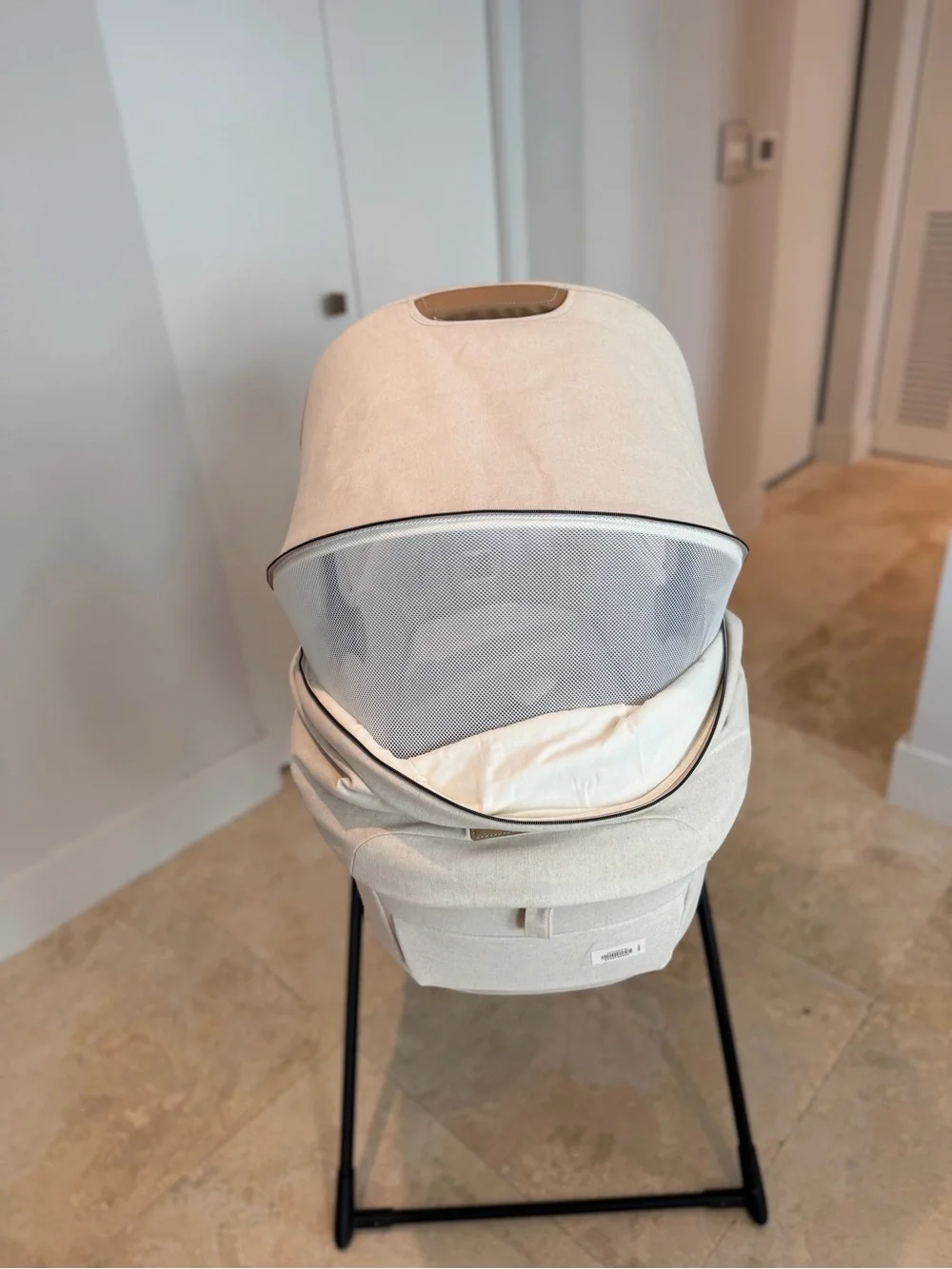 INGLESINA ELEMENT Pure Ecrù carrycot & standup. Both NEW - never used.